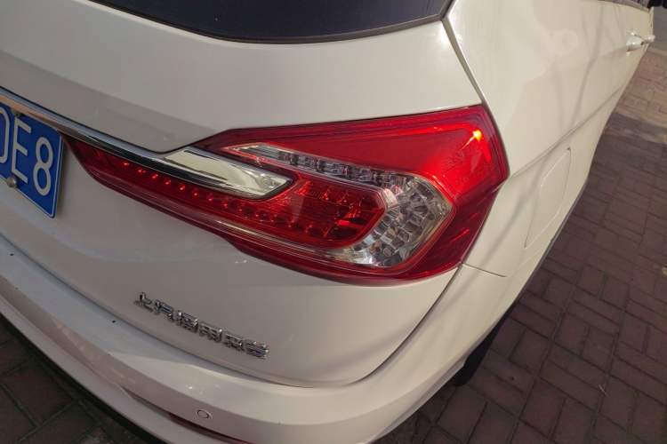 Used Baojun 310W 2017 1.5L Manual Fashion Model China V