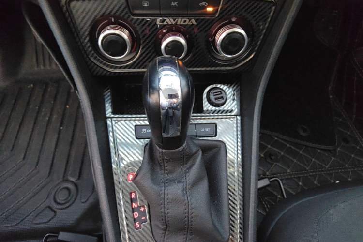 Used Volkswagen Lavida 2017 1.6L Automatic Fashion Edition
