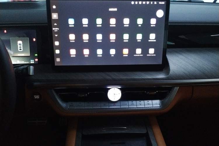 Used Tank 500 New Energy 2023 Hi4-T
