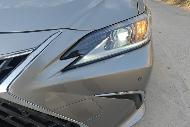 Used Lexus ES 2023 200 Excellence Edition
