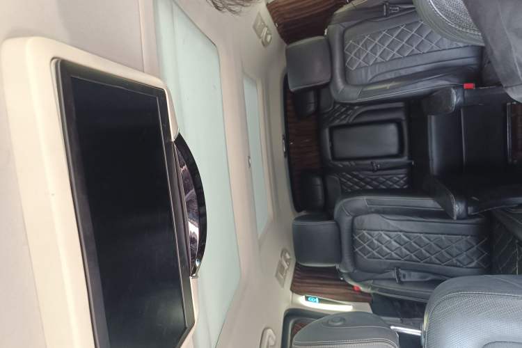 Used Mercedes-Benz V-Class 2018 V 260 Avantgarde Edition China V
