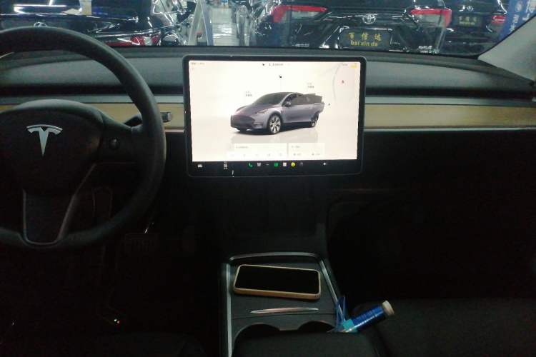 Used Tesla Model Y 2023 Long-Range All-Wheel-Drive Version
