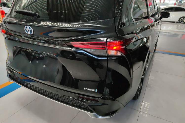 Used Toyota Granvia 2023 2.5L Hybrid Prestige PLUS Edition