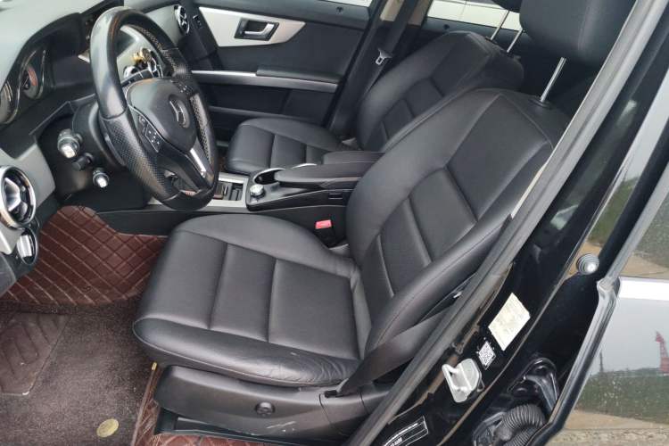 Used Mercedes-Benz GLK-Class 2013 GLK 300 4MATIC Dynamic Sunroof Model