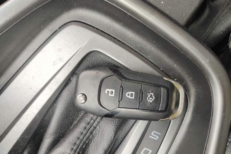 Used Ford Escort 2015 1.5L Automatic Fashion Model