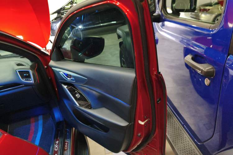 Used Mazda CX-4 2016 2.0L Automatic 2WD Blue Sky Dynamic Edition
