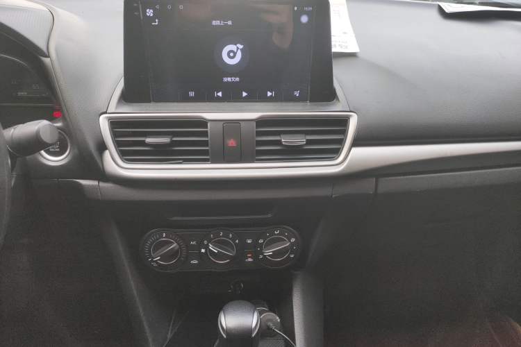 Used Mazda Mazda 3 Axela 2019 Cloud-Controlled Version Sedan 1.5L Automatic Comfort Trim China VI Standard
