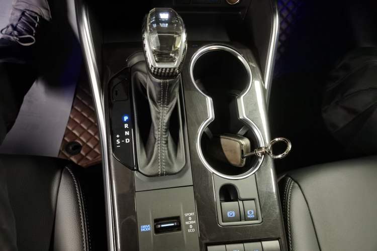 Used Toyota Crown Land Cruiser 2021 2.5L HEV Four-Wheel Drive Premium Edition
