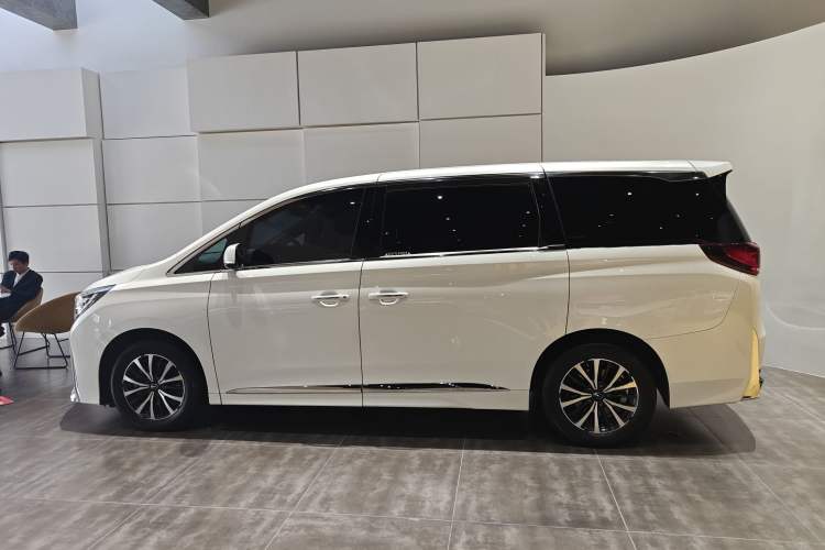 Used GAC Trumpchi M8 2021 Lingxiu Series 390T Deluxe Edition