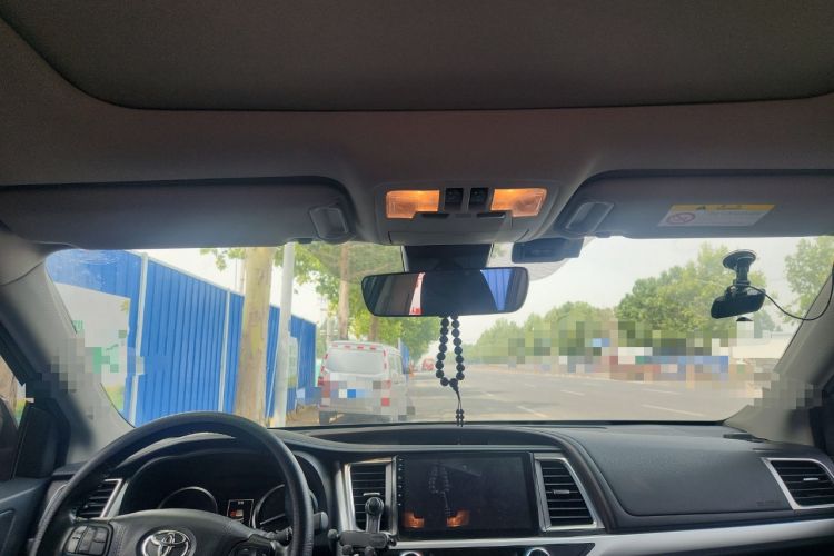 Used Toyota Highlander 2018 2.0T Four-Wheel Drive Luxury Edition 7 Seats China V Emission Standard
