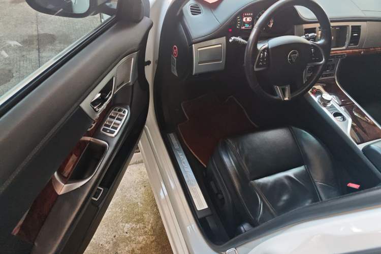 Used Jaguar XF 2015 XF 2.0T Luxury Edition
