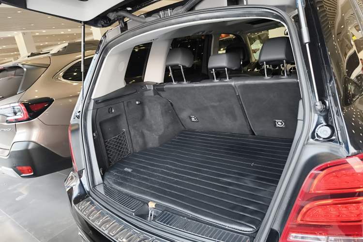 Used Mercedes-Benz GLK-Class 2013 GLK 300 4MATIC Dynamic Sunroof Model
