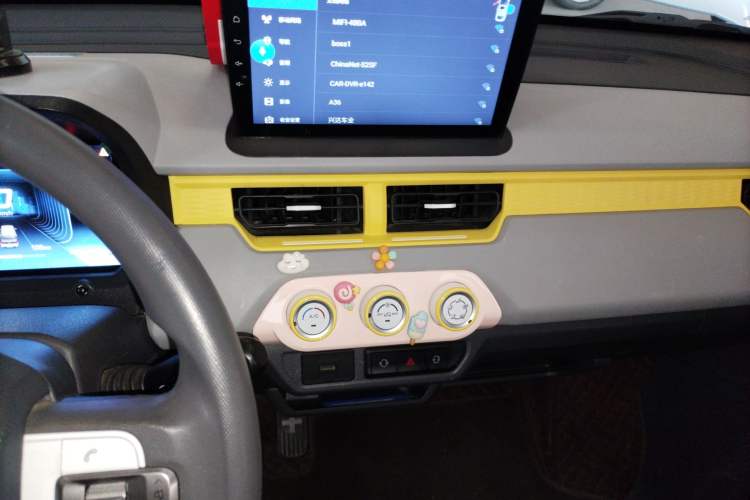 Used Chery QQ Ice Cream 2022 170km Sundae Phosphate Lithium-Ion