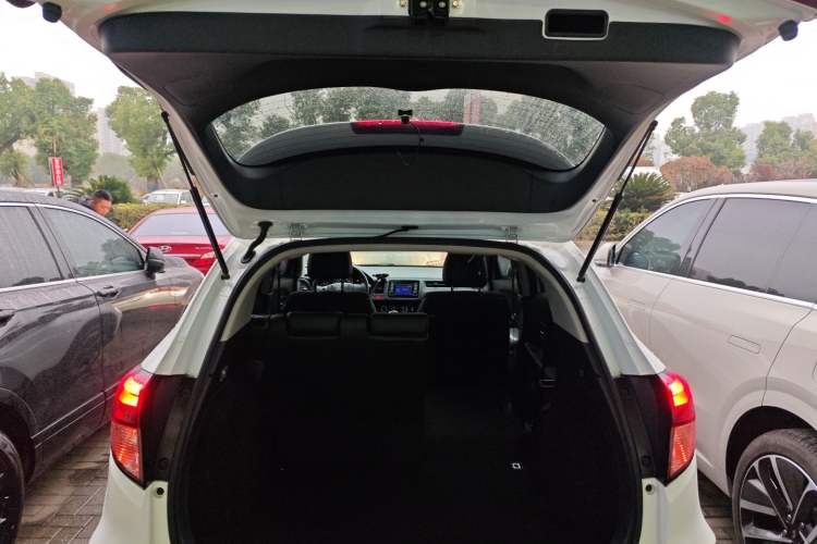 Used Honda Vezel 2017 1.8L CVT Front-Wheel Drive Pioneer Edition