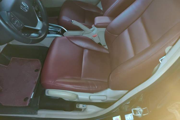 Used Honda Crider 2015 1.8L Automatic Luxury Edition
