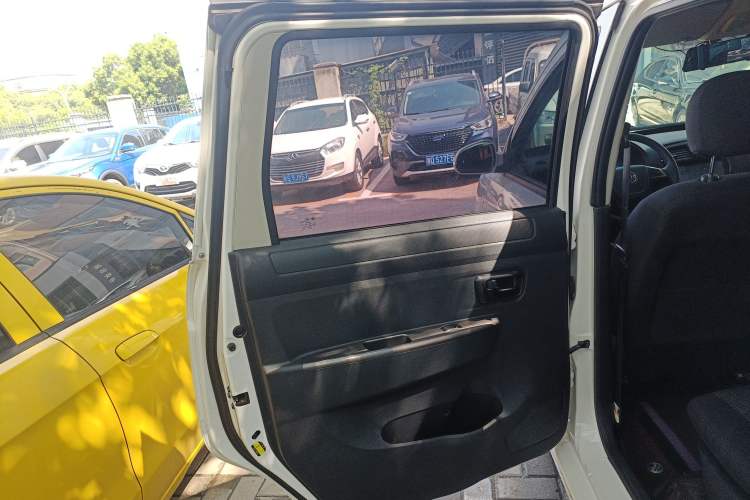 Used Dongfeng Fengon 330 2019 1.5L Manual Utility Grade I China VI
