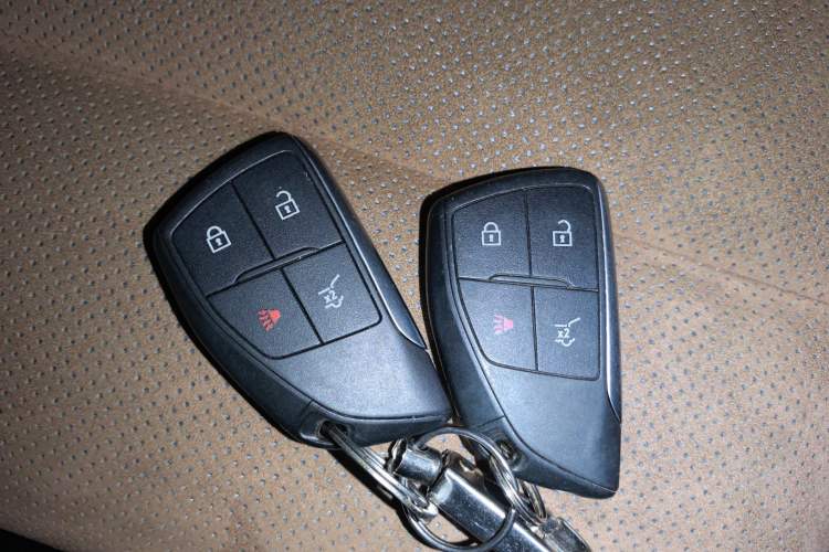 Used Buick Envision 2020 Encore S 652T Two-Wheel Drive Luxury Model
