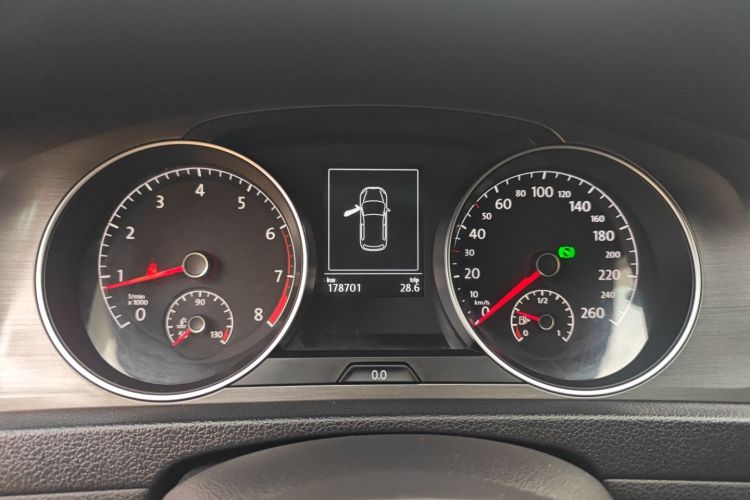 Used Volkswagen Golf 2016 230TSI Automatic Comfort Version
