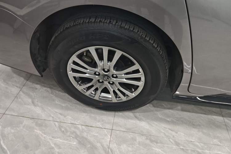 Used Toyota Sienna 2021 2.5L Hybrid Premium Edition
