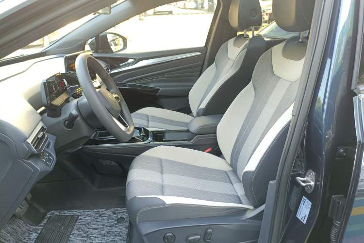 Used Volkswagen ID.4 CROZZ 2021 Long-Range PURE+ Two-Wheel Drive Version
