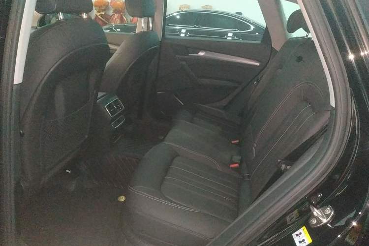 Used Audi Q5L 2022 40T Fashionable and Elegant Model
