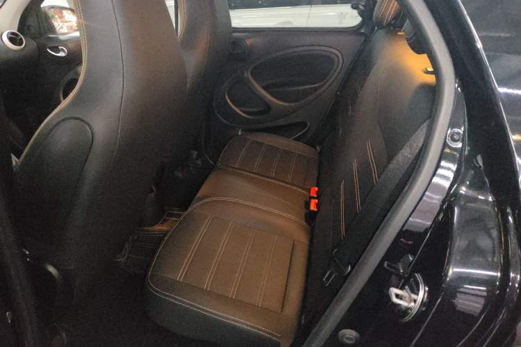 Used  forfour 2016 1.0L 52 kW Dynamic Edition
