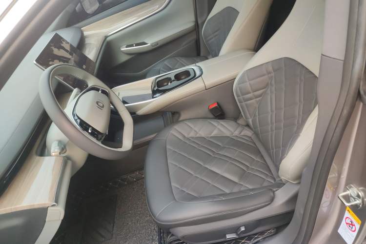 Used  A07 2023 Pure Electric 515 Air
