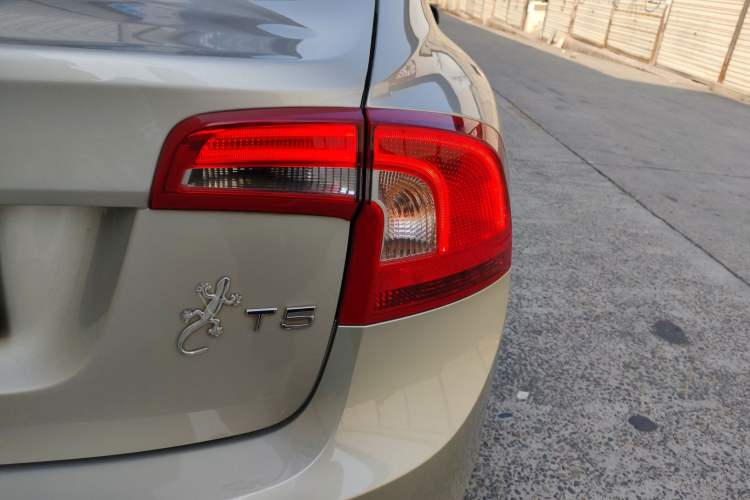 Used Volvo S60 2019 S60L Facelift T5 Intelligent Advanced Edition
