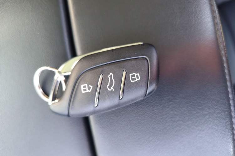 Used Roewe RX5 MAX 2021 Supreme Series 300TGI Automatic Luxury Cabin Edition
