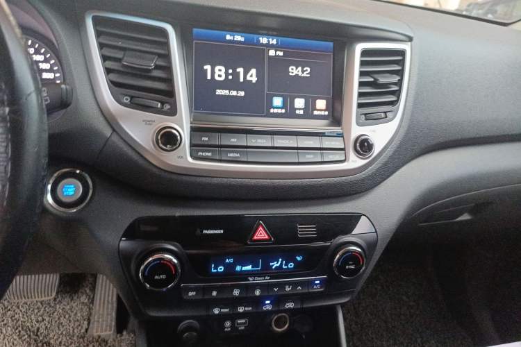 Used Hyundai Tucson 2015 1.6T Dual-Clutch Two-Wheel-Drive Smart Model
