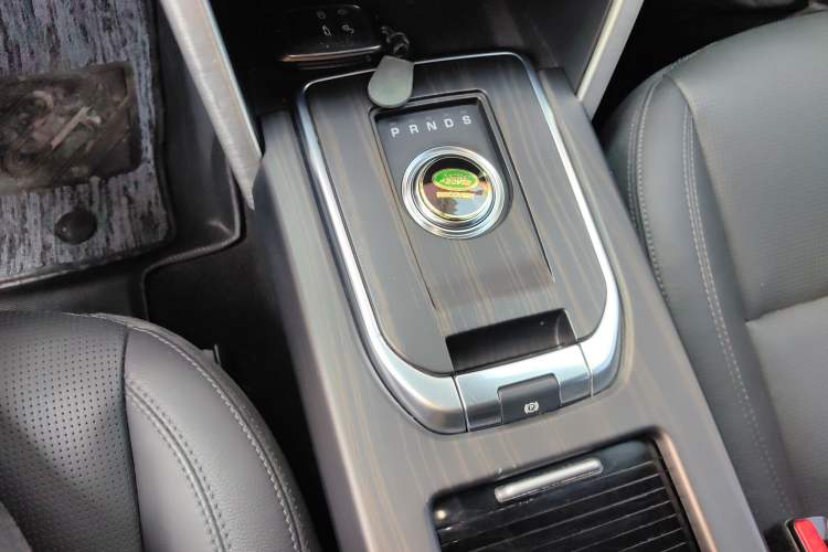 Used Land Rover Discovery Sport 2018 240 PS SE Version