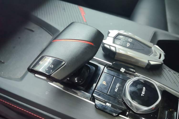 Used Oshan Z6 2023 Blue Whale 1.5T DCT Smart Edition