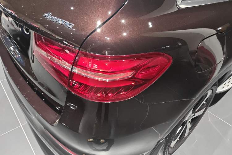 Used Mercedes-Benz GLC 2019 Facelift GLC 260 L 4MATIC Luxury Model
