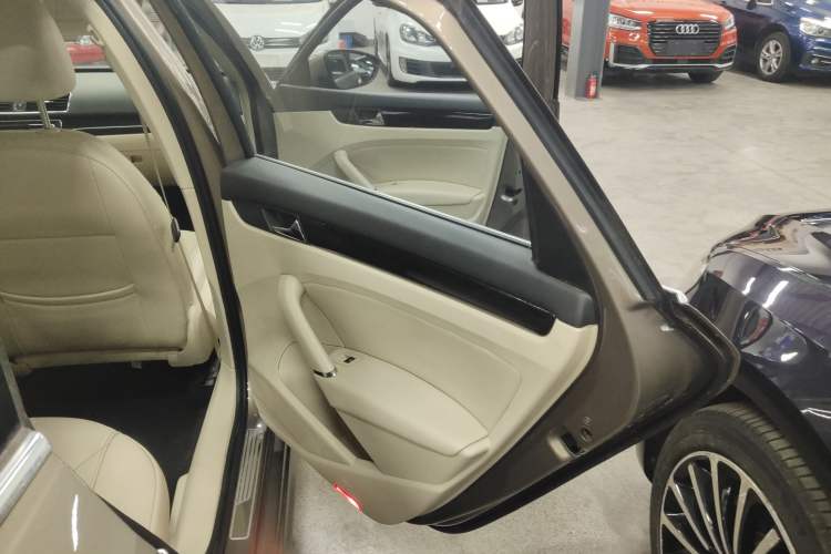 Used Volkswagen Passat 2015 1.8TSI DSG Prestige Edition
