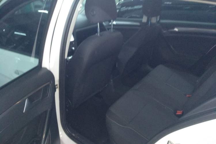 Used Volkswagen Golf 2015 1.6L Automatic Fashion Model