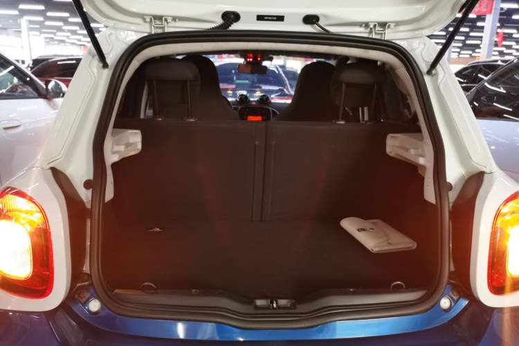 Used  forfour 2016 1.0L 52 kW Passion Edition
