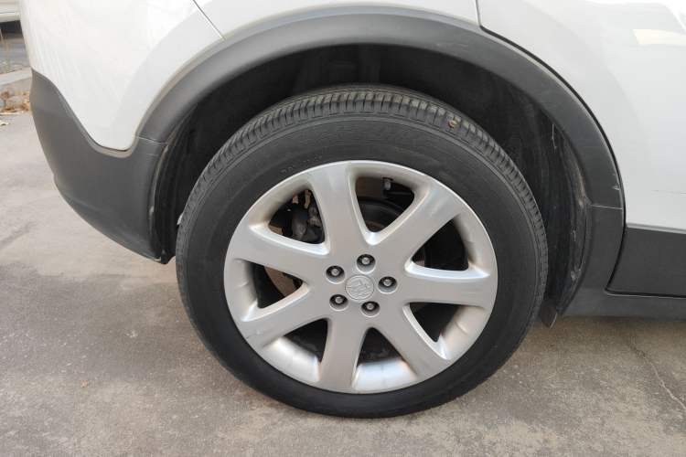 Used Buick Encore 2015 1.4T Automatic Two-Wheel Drive Urban Elite Version
