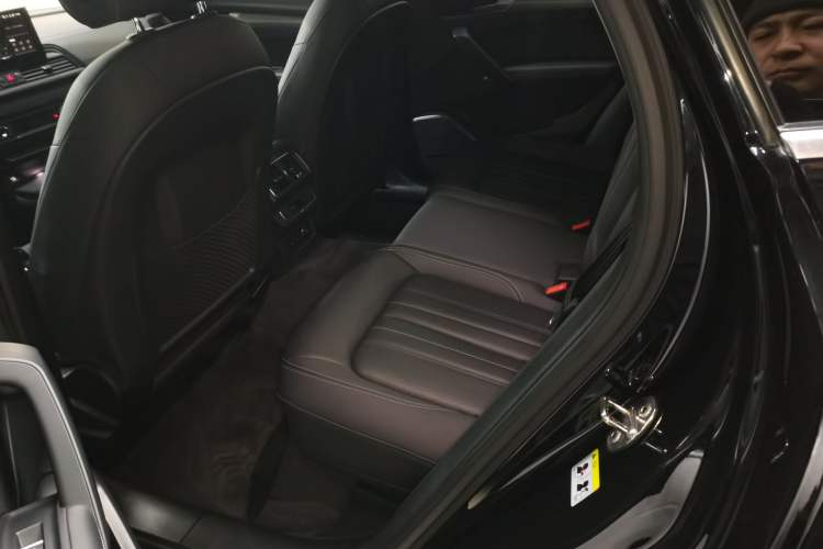 Used Audi Q5L 2022 40T Fashionable and Elegant Model