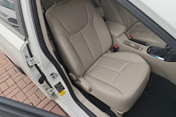 Used Roewe 360 2015 1.5L Automatic Luxury Edition
