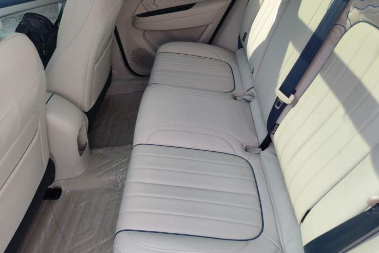 Used ORA Good Cat 2023 401 km Standard Range Prestige Version Lithium Iron Phosphate
