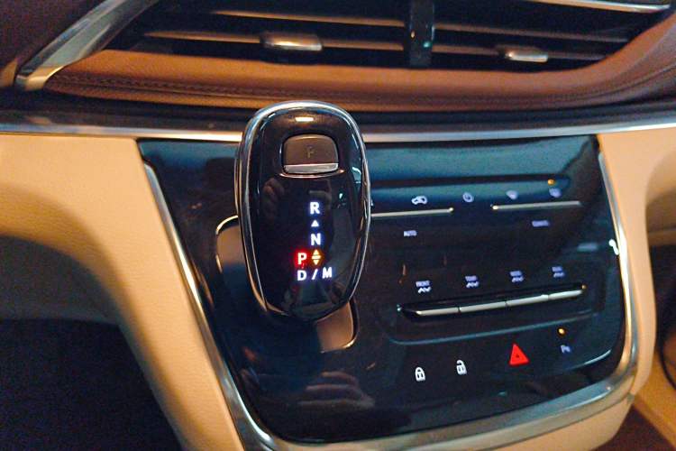 Used Buick GL8 2022 Land Business Class 652T Luxury Model
