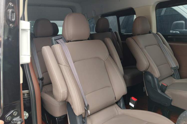 Used Foton Tianyuan V 2024 Tuyano V PRO Premium Minivan 2.0T Manual Long Wheelbase Mid-Height Roof Rear Single Tire – 7/9 Seater