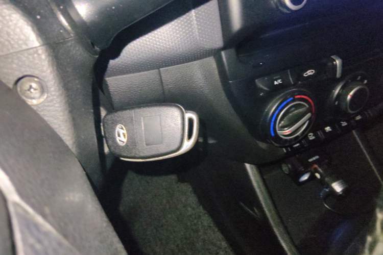 Used Hyundai Verna 2017 1.4L Manual Refreshed Version China V Standard