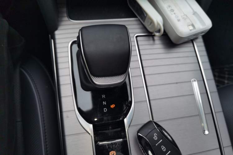 Used Hongqi HS7 PHEV 2024 2.0T PHEV Four-Wheel Drive Flagship Edition 6 Seats