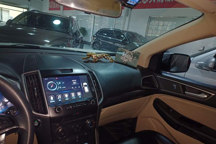 Used Ford Edge 2015 2.0T GTDi Two-Wheel-Drive Elite Edition