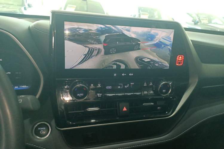 Used Toyota Highlander 2024 2.5L Smart Electric Hybrid Dual-Motor Two-Wheel-Drive Prestige Version 7 Seats
