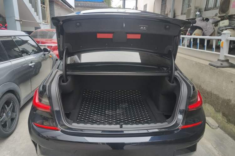 Used BMW 3 Series 2021 Restyled 325Li M Sport Package
