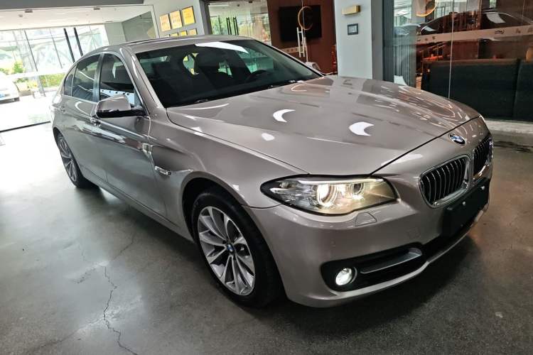 Used BMW 5 Series 2017 525Li Leading Model
