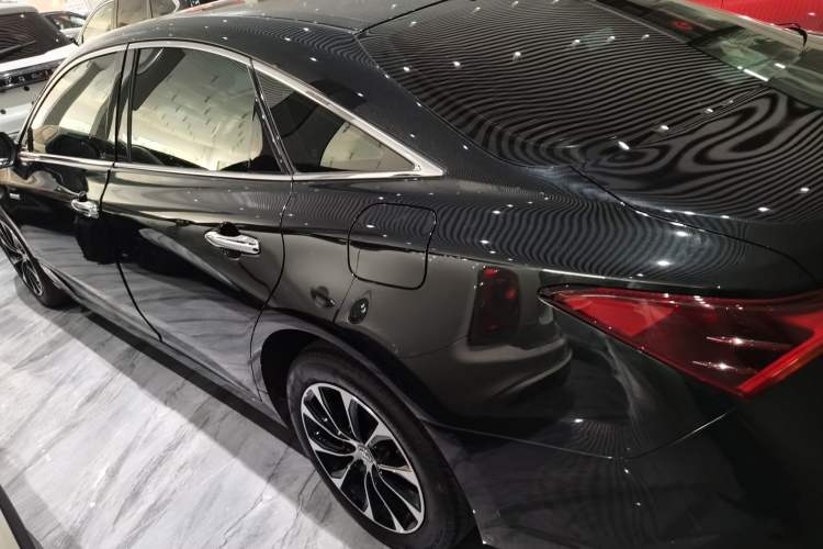 Used Toyota Avalon 2023 Dual-Engine 2.5L Luxury Edition