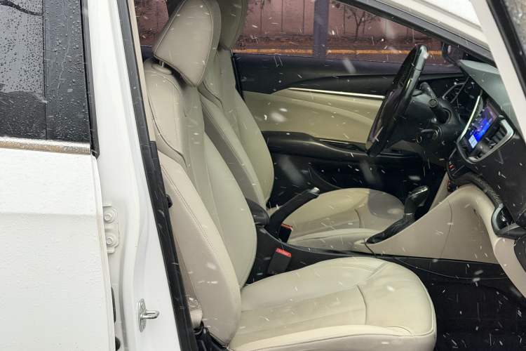 Used Buick GT 2018 15T Dual-Clutch Elite Model China V Standard
